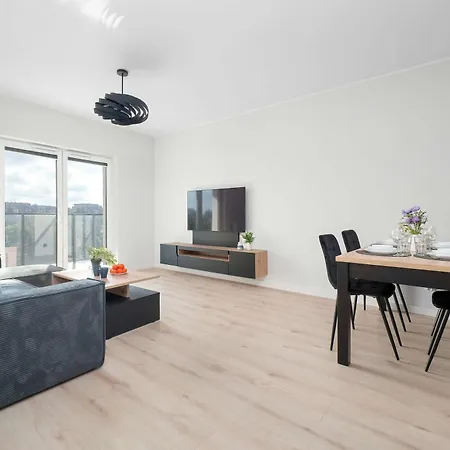 Przestronne Apartamenty Z Parkingiem Lodz Telefoniczna 21 By Heyrent *