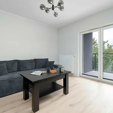 Przestronne Apartamenty Z Parkingiem Lodz Telefoniczna 21 By Heyrent Lodz